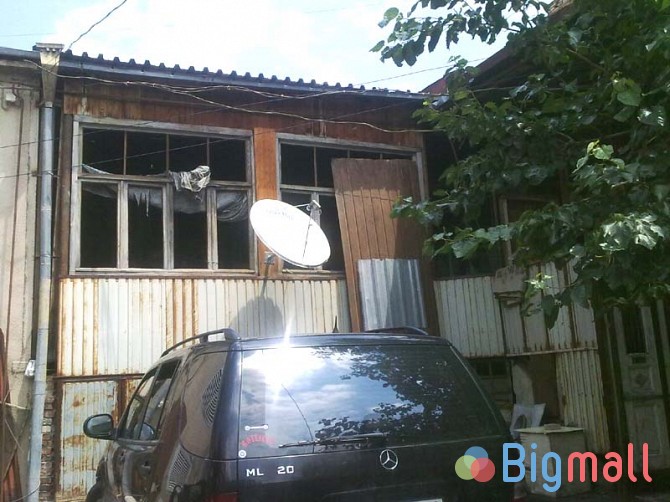 იყიდება ვორონცოვზე ჩხეიძის ქუჩაზე იტალიურ ეზოში სარემონტო 95კვ.მ. - სურათი 1