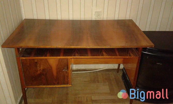 რუმინული მაგიდა, საწერი მაგიდა, მაგიდა - სურათი 1